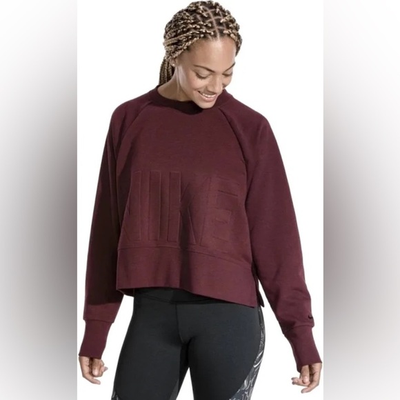 🔥Nike | Women's Burgundy ‘Versa’ Embossed Logo Cropped Sweatshirt, side slits, M - Picture 13 of 15